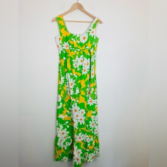 Malia Honolulu Dresses & Skirts - Vintage 70s Malia Hawaiian maxi dress in yellow, white and green daisy print.